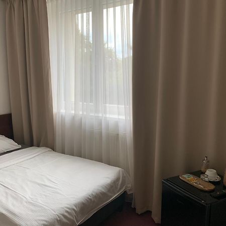 Hotel-Pension Kamyk プラハ エクステリア 写真