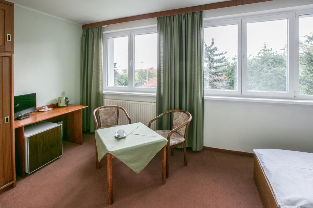 Hotel-Pension Kamyk プラハ エクステリア 写真