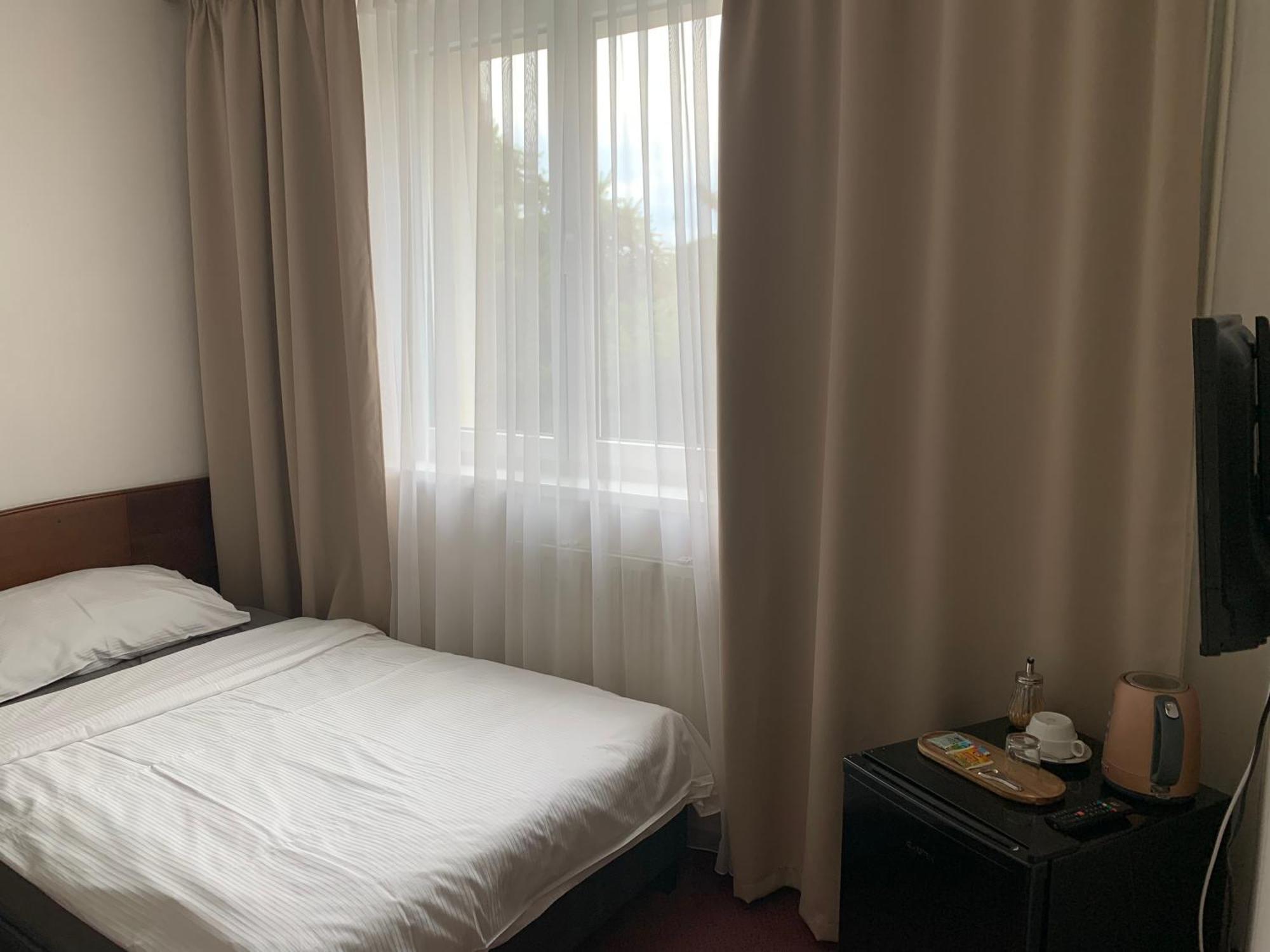 Hotel-Pension Kamyk プラハ エクステリア 写真