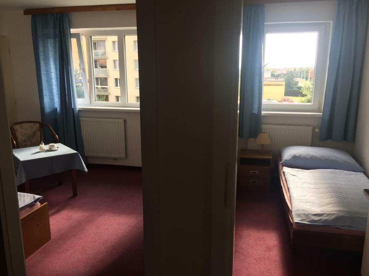 Hotel-Pension Kamyk プラハ エクステリア 写真
